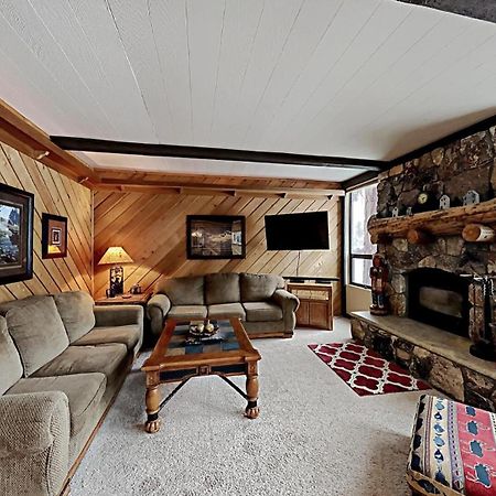 Two Bedroom Condos With Mountain Views At 1849 Condos Mammoth Lakes Room photo
