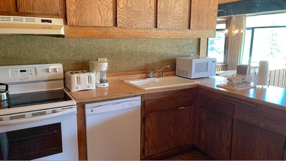 Two Bedroom Condos With Mountain Views At 1849 Condos Mammoth Lakes Exterior photo
