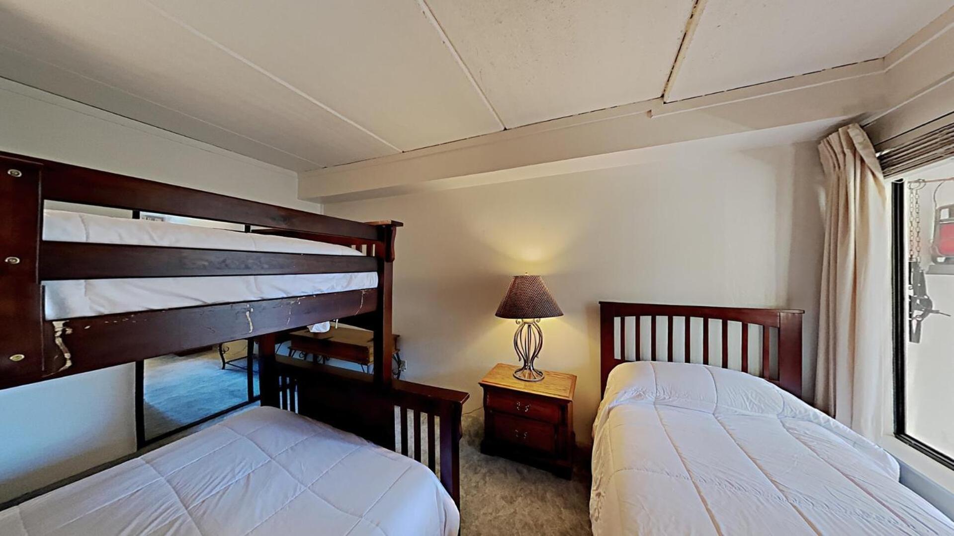 Two Bedroom Condos With Mountain Views At 1849 Condos Mammoth Lakes Room photo
