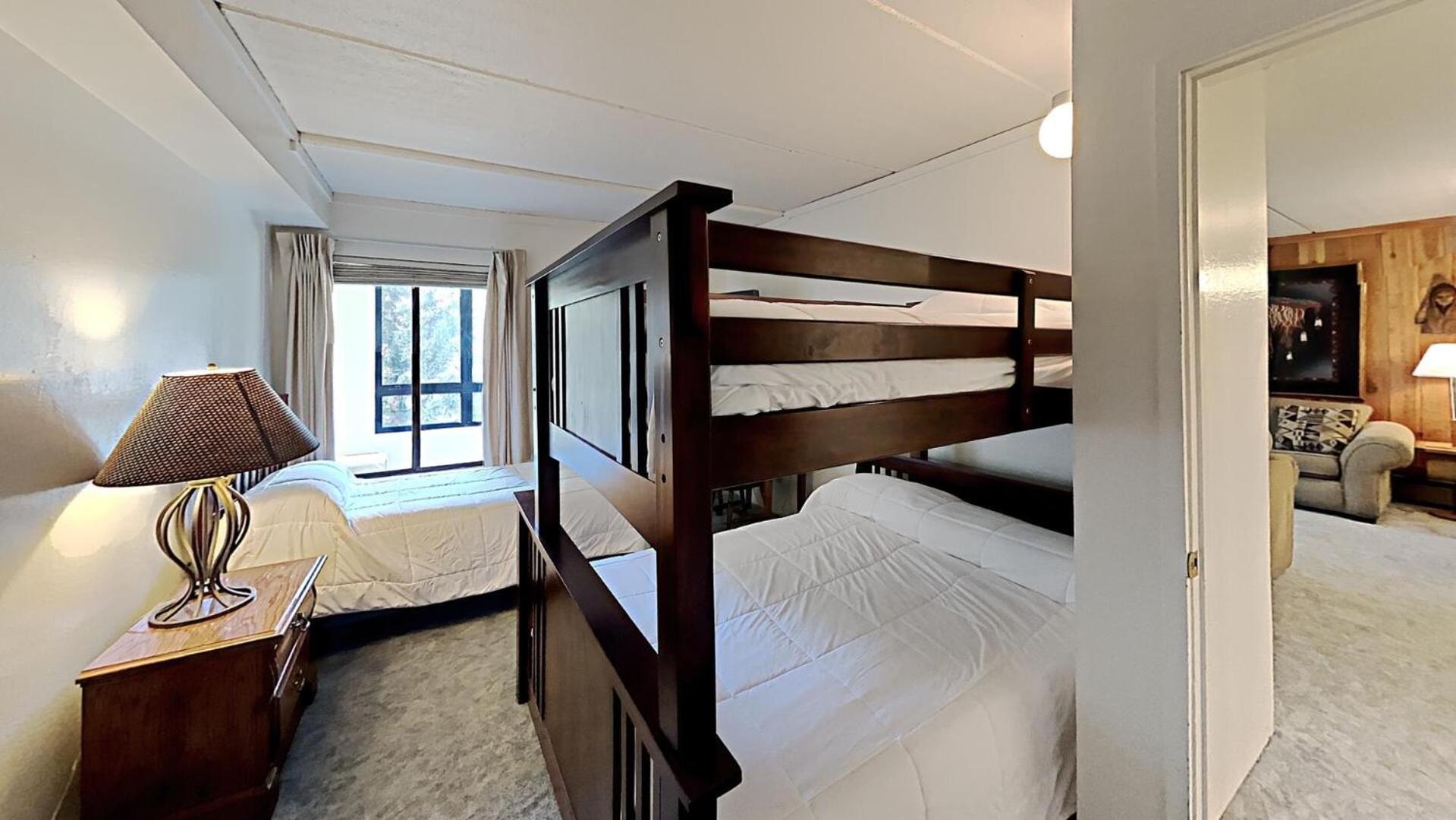 Two Bedroom Condos With Mountain Views At 1849 Condos Mammoth Lakes Room photo