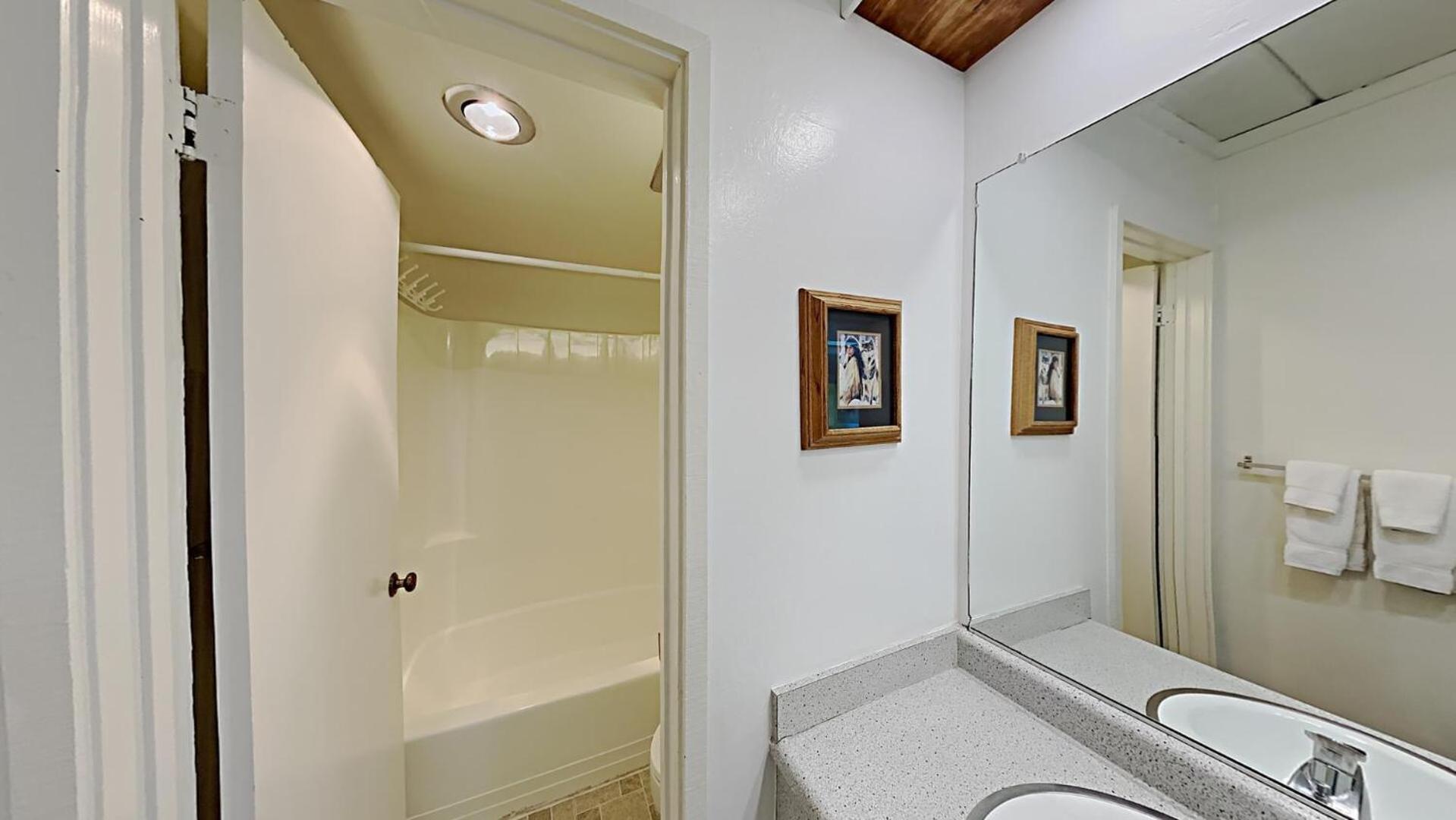 Two Bedroom Condos With Mountain Views At 1849 Condos Mammoth Lakes Room photo