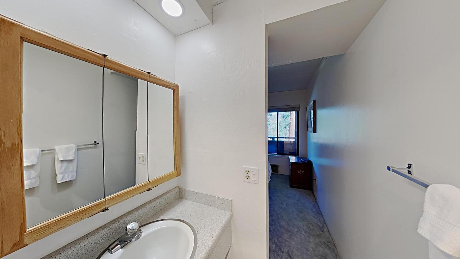 Two Bedroom Condos With Mountain Views At 1849 Condos Mammoth Lakes Room photo
