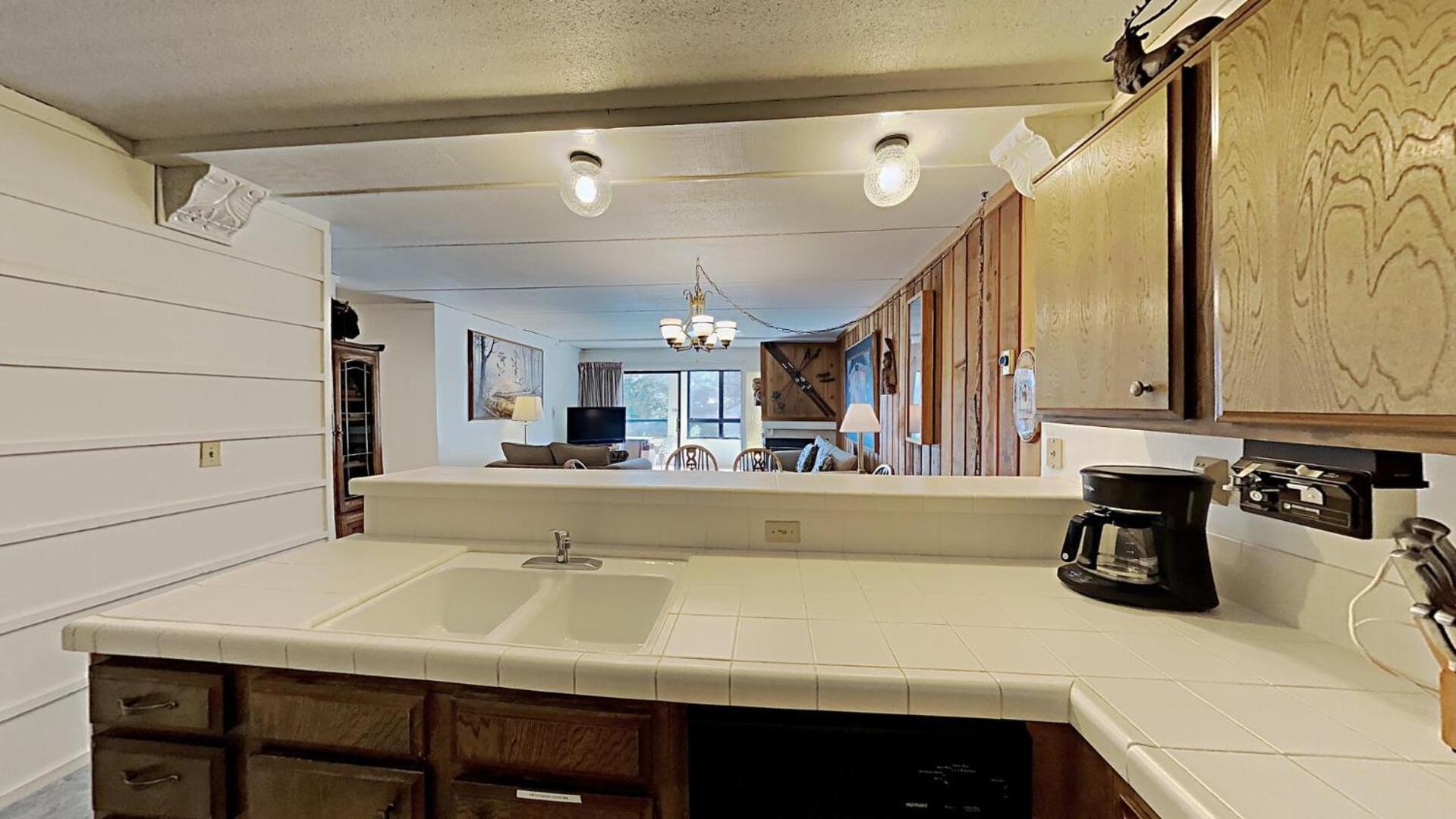 Two Bedroom Condos With Mountain Views At 1849 Condos Mammoth Lakes Room photo