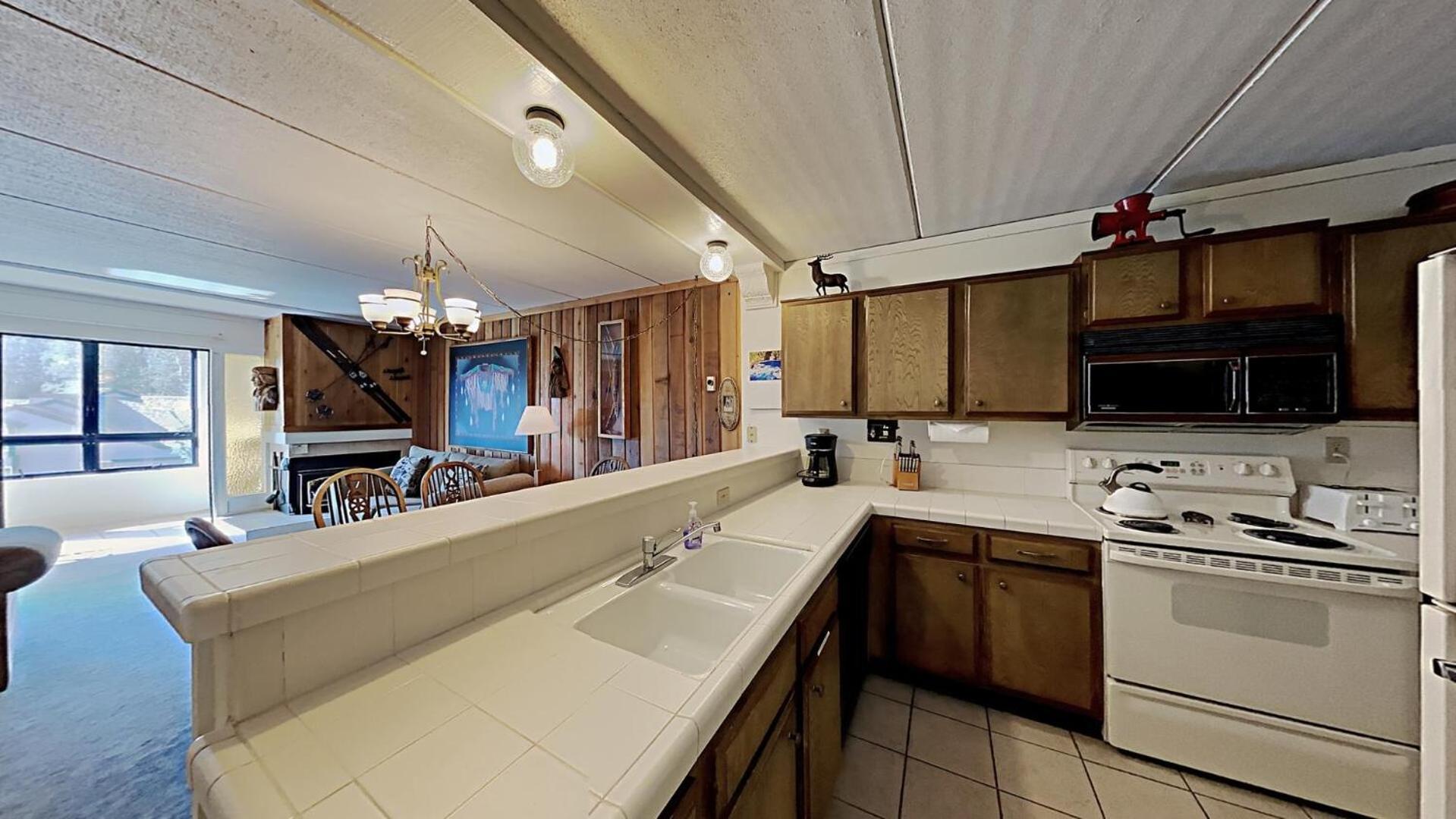 Two Bedroom Condos With Mountain Views At 1849 Condos Mammoth Lakes Room photo