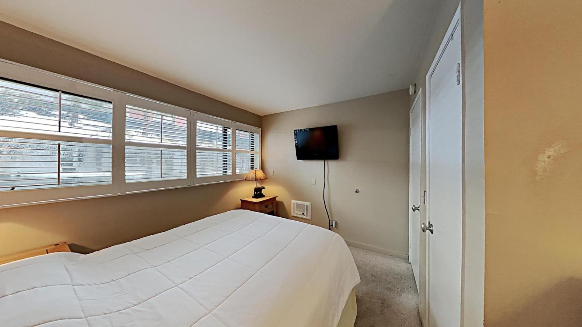 Two Bedroom Condos With Mountain Views At 1849 Condos Mammoth Lakes Room photo