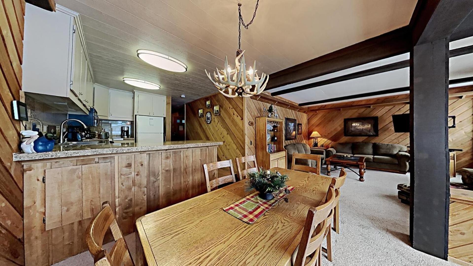 Two Bedroom Condos With Mountain Views At 1849 Condos Mammoth Lakes Room photo