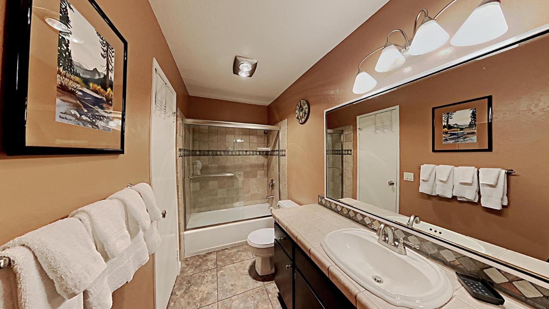 Two Bedroom Condos With Mountain Views At 1849 Condos Mammoth Lakes Room photo