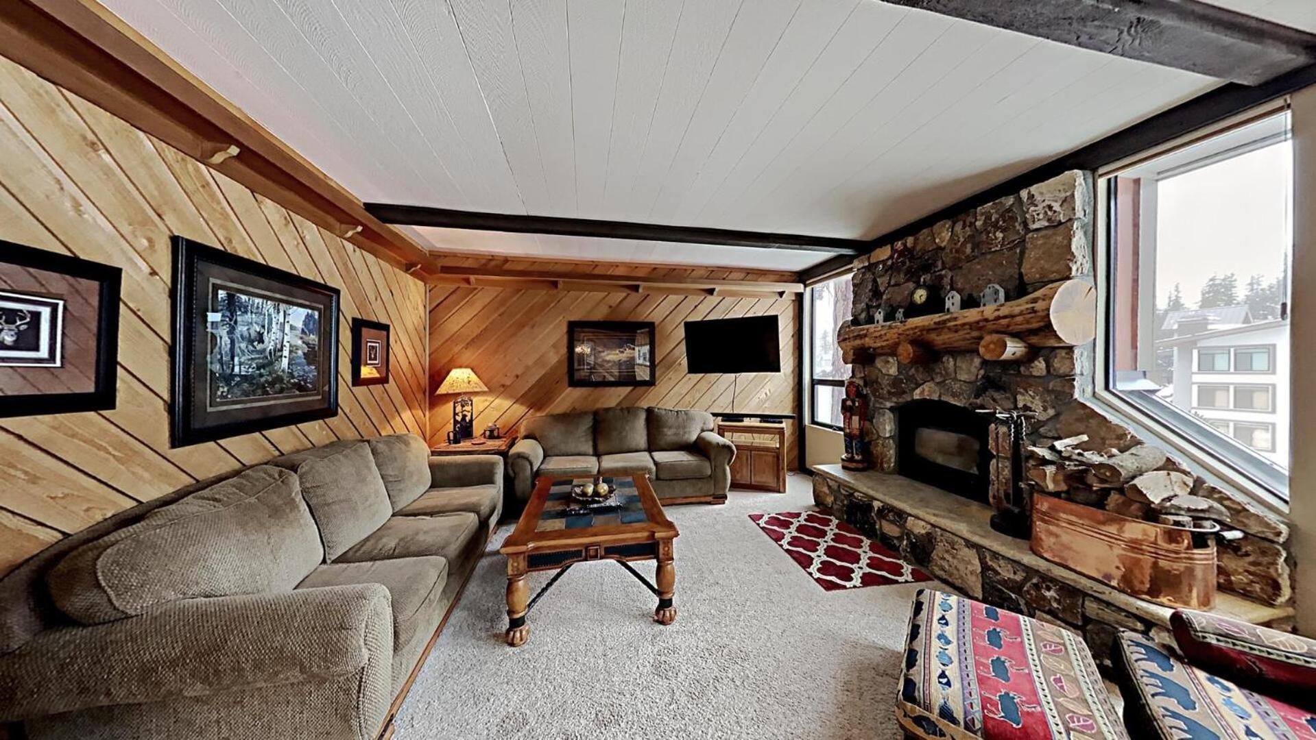 Two Bedroom Condos With Mountain Views At 1849 Condos Mammoth Lakes Room photo