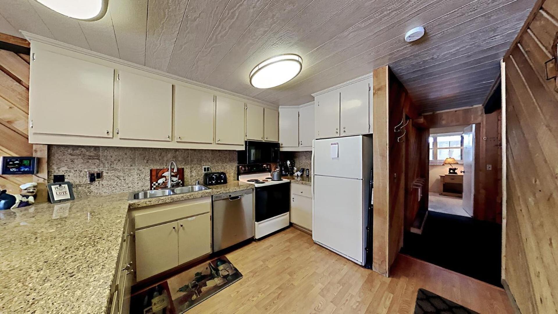 Two Bedroom Condos With Mountain Views At 1849 Condos Mammoth Lakes Room photo