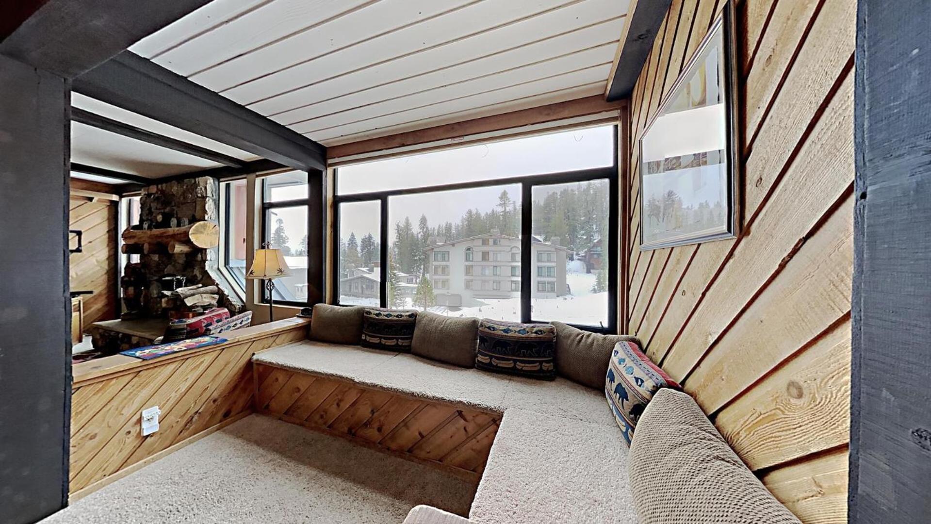 Two Bedroom Condos With Mountain Views At 1849 Condos Mammoth Lakes Room photo